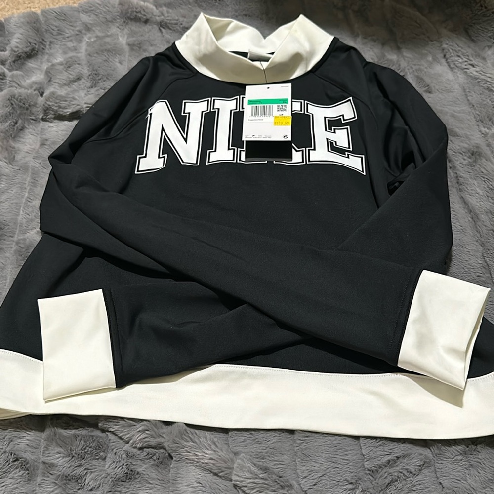 Nike Women’s Black and White Long Sleeve Tight Fit XL shirt NWT
